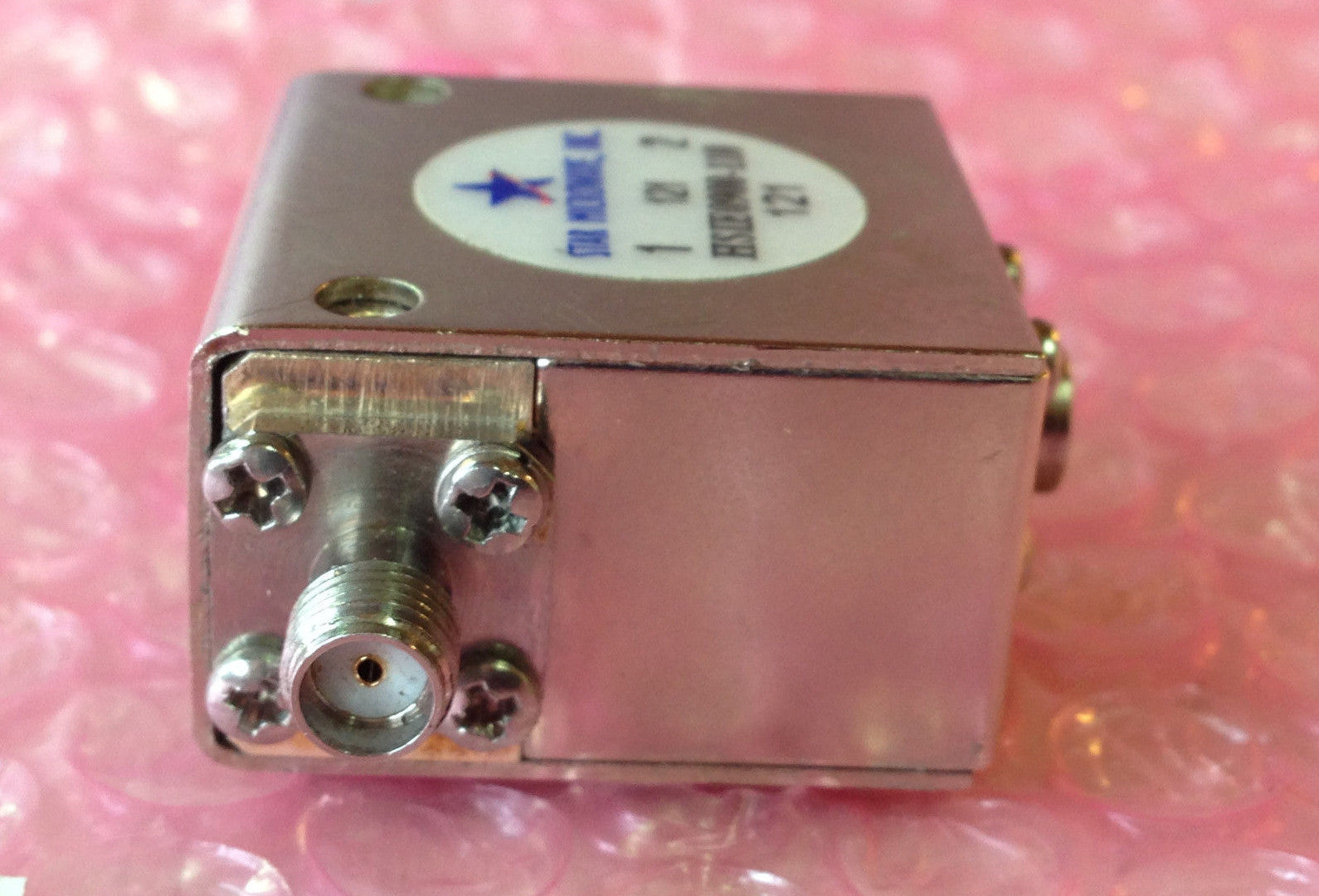 Star Microwave Hsie0090 110 Isolater 800 1000 Ghz  20 Db 75 W