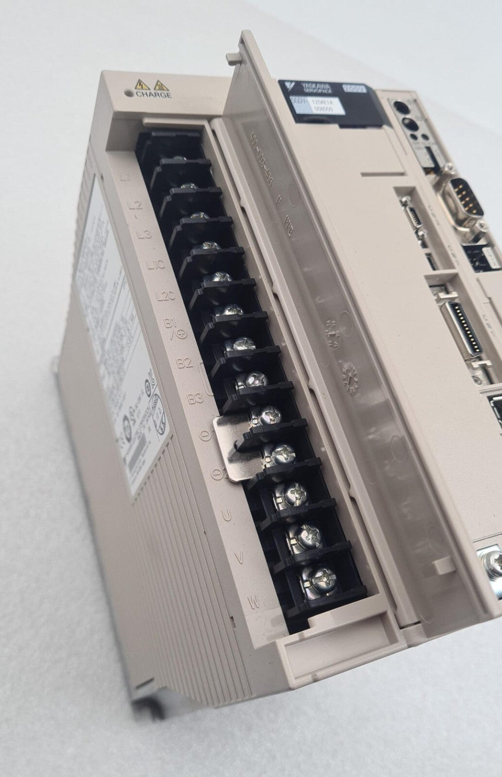 Yaskawa Servopack SGDV-120AE1A008000 200V AC servo drive with front control panel and industrial connectors