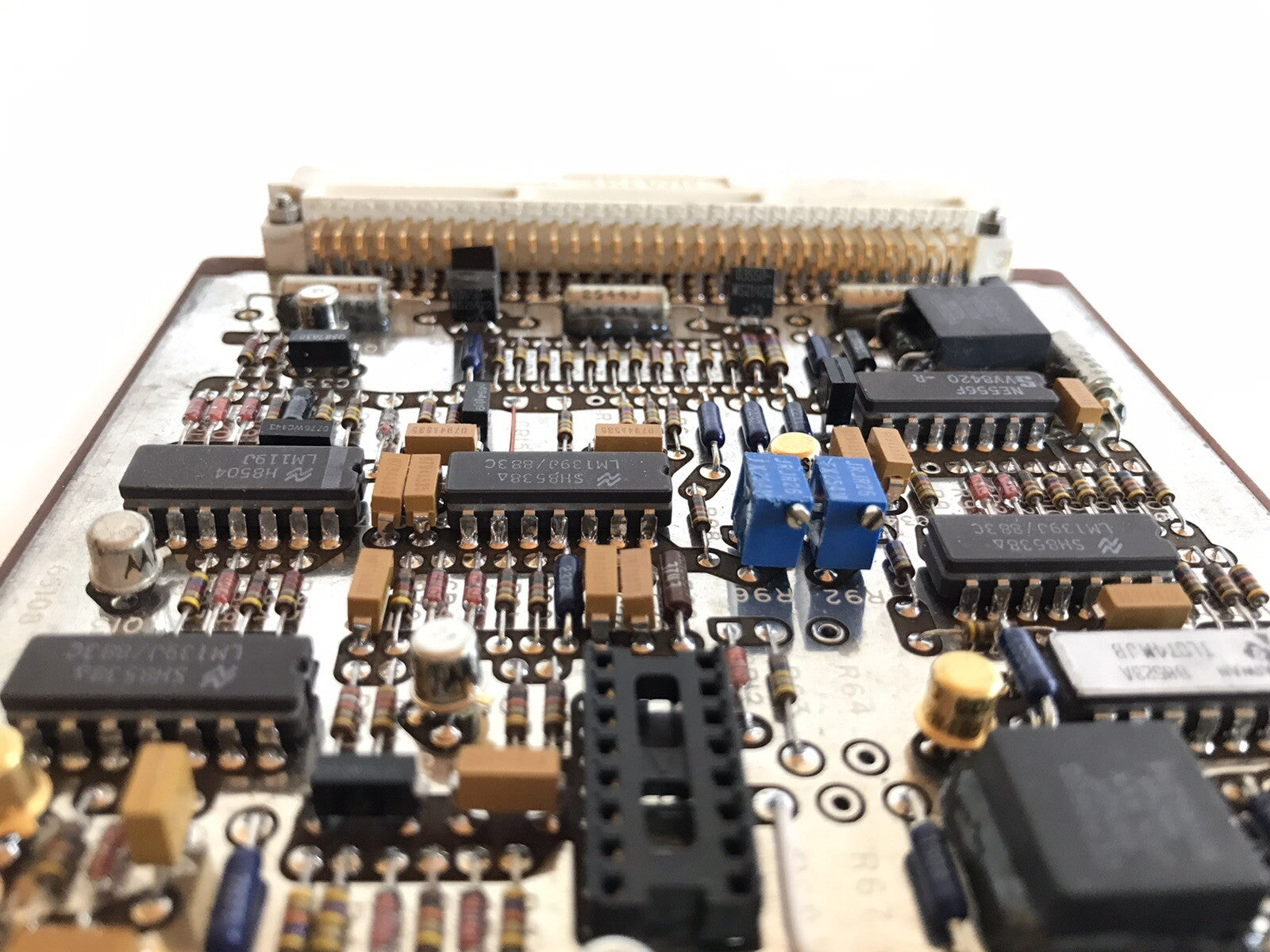 Aircraft Motorola tl074mjb ccr08cg ccr08cg lrjr26 transistors for Chip Recovery