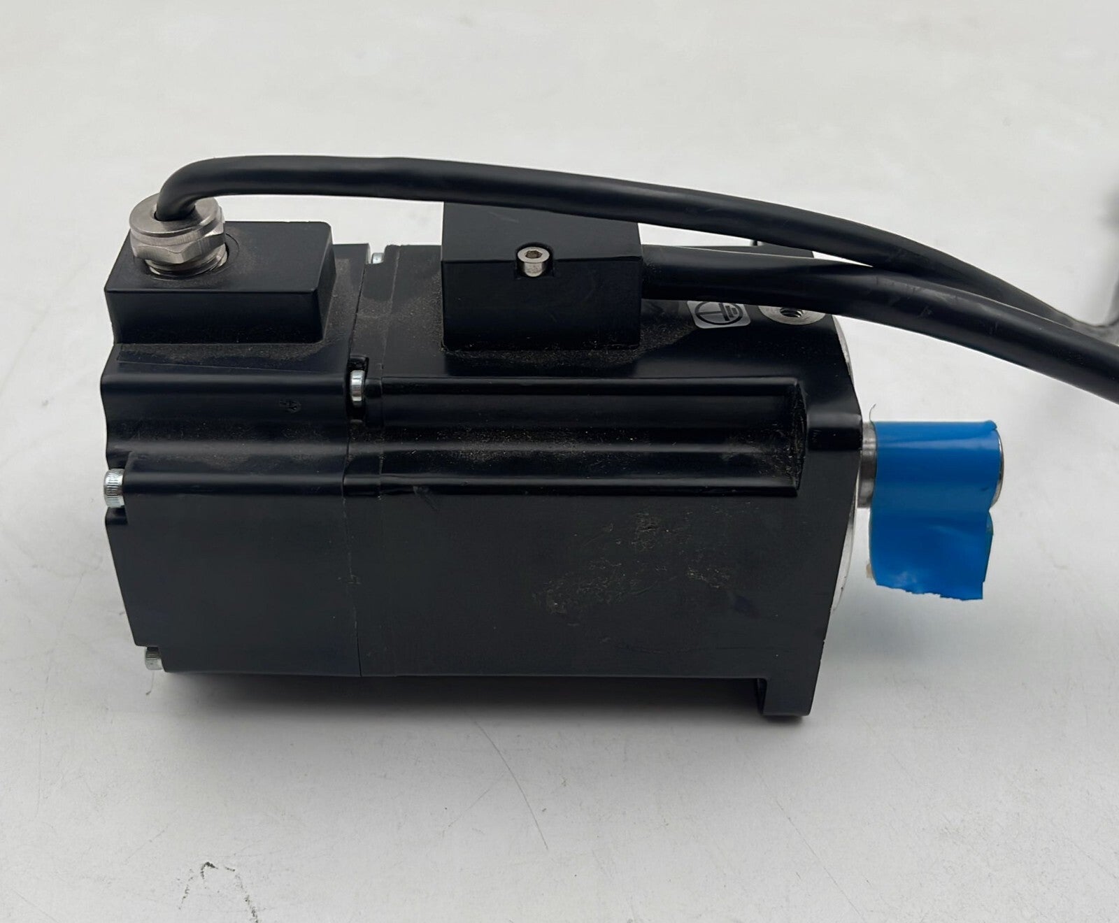 Schneider BCH2LD0233CA5C Servo Motor 230V