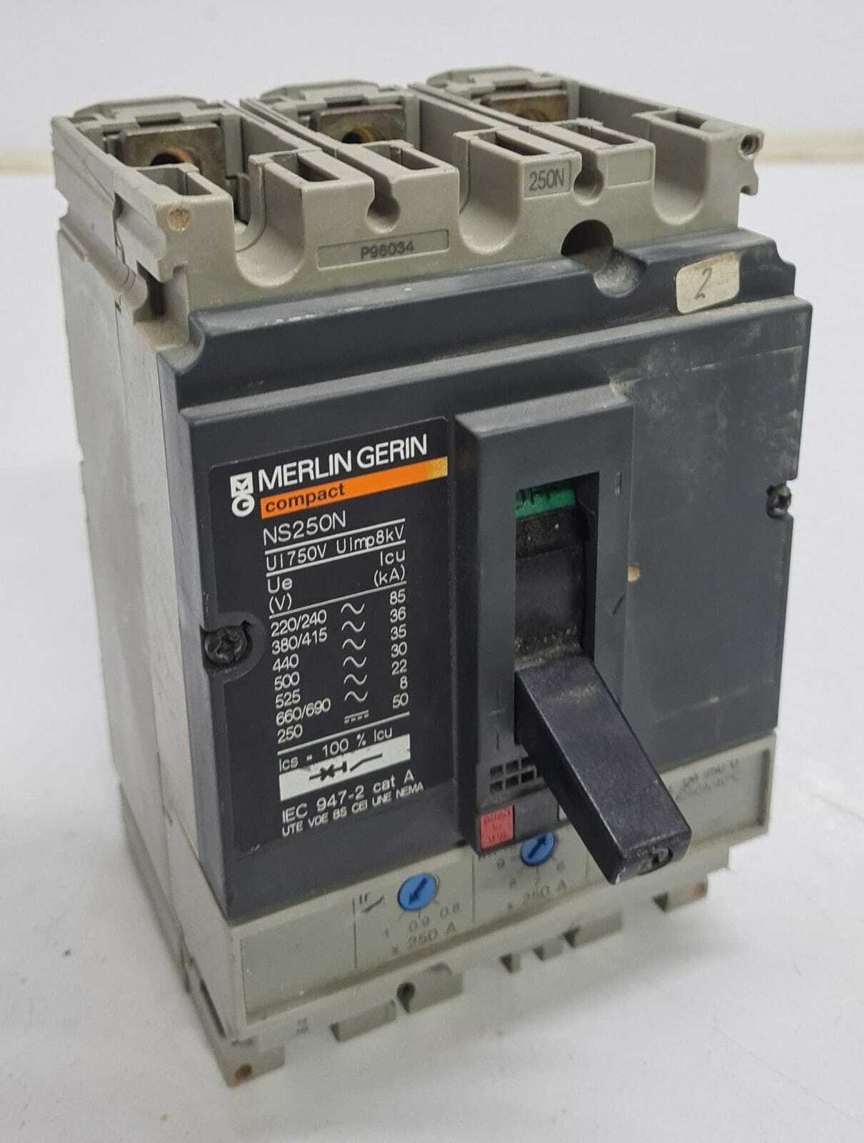 Schneider MERLIN GERIN Compact NS250N 250N TM 250 D Circuit breaker 200 / 250A