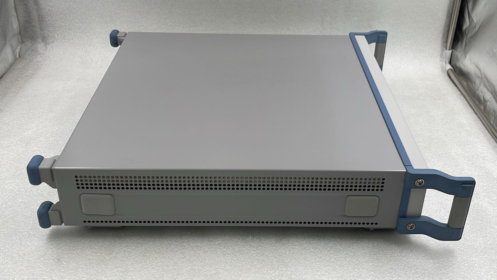 Rohde & Schwarz CMW-Z28 Shielding Box for Wireless Communication