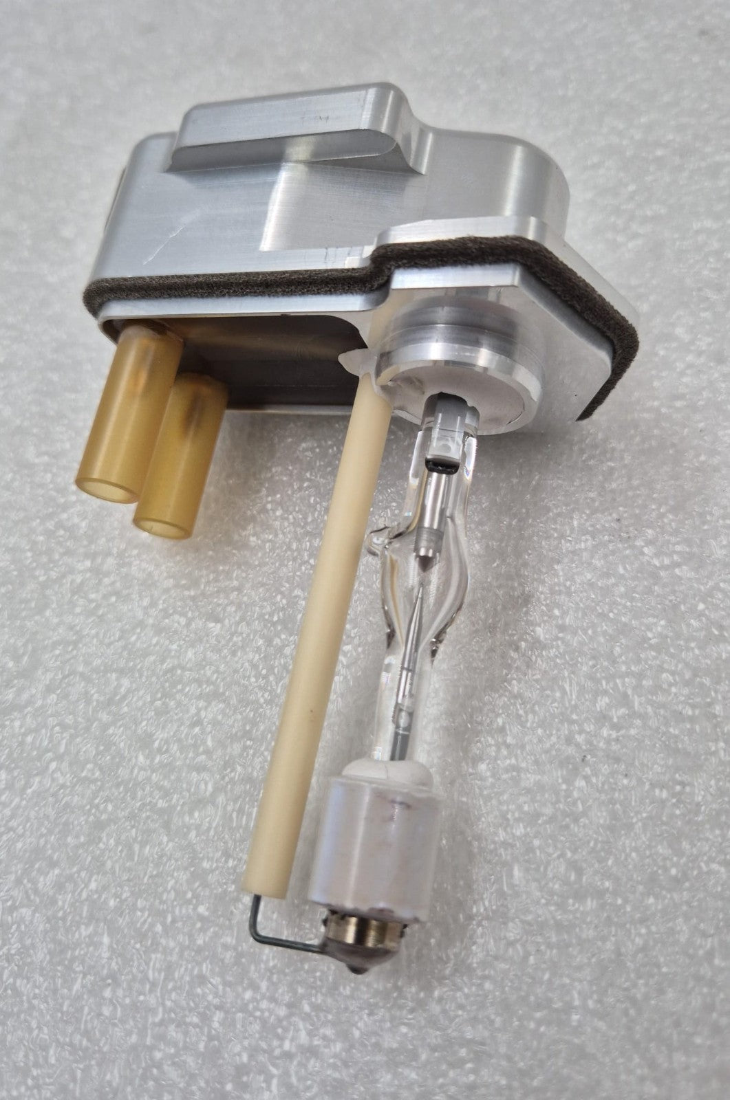 ALCON CONSTELLATION XENON LAMP 212-3338-501FS 212-3106-001 BULB YEAR 2020