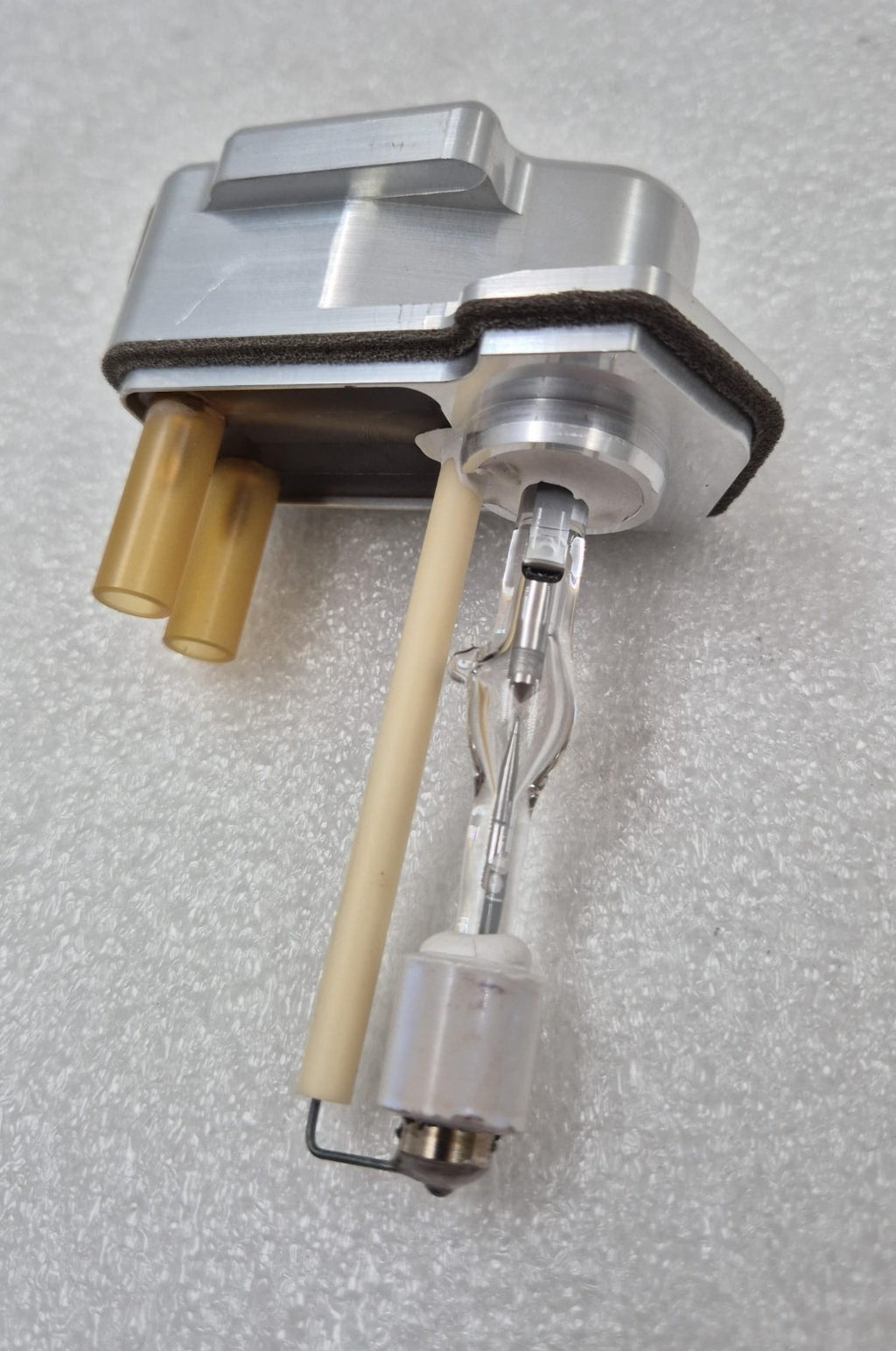 ALCON CONSTELLATION XENON LAMP 212-3338-501FS 212-3106-001 BULB YEAR 2020