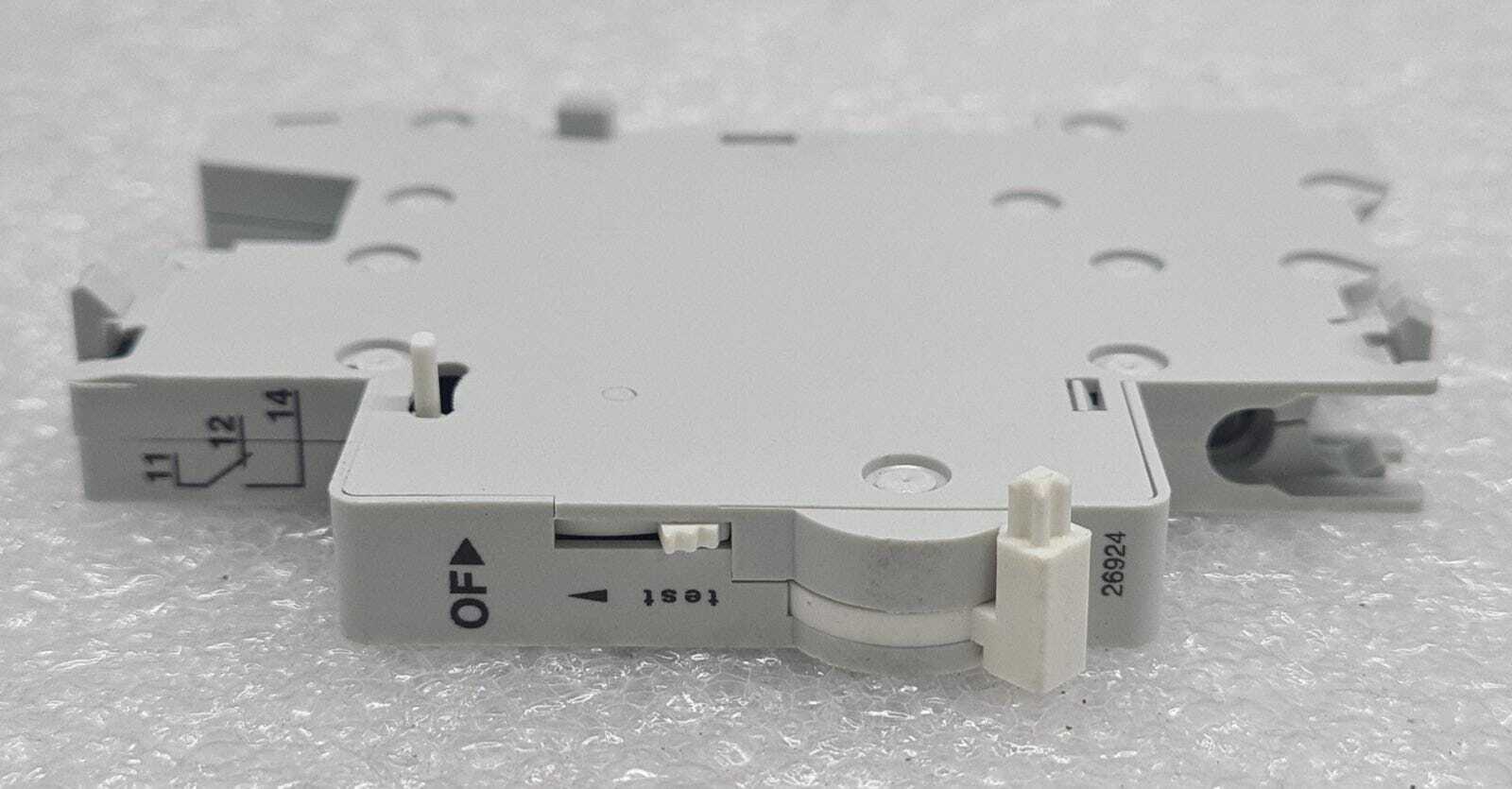 [LOT OF 4] NEW - MERLIN GERIN 26924 multi 9 Contact Auxiliary Switch 8826924B