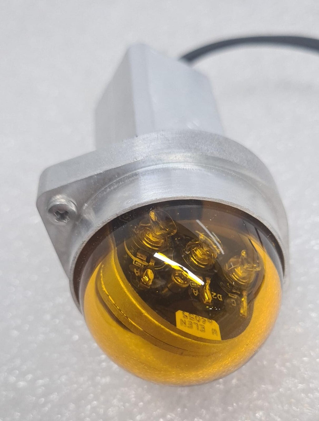 WHELEN Strobe Beacon 7110011 01-0771100-11 28VDC CESSNA TAIL LIGHT ASSY