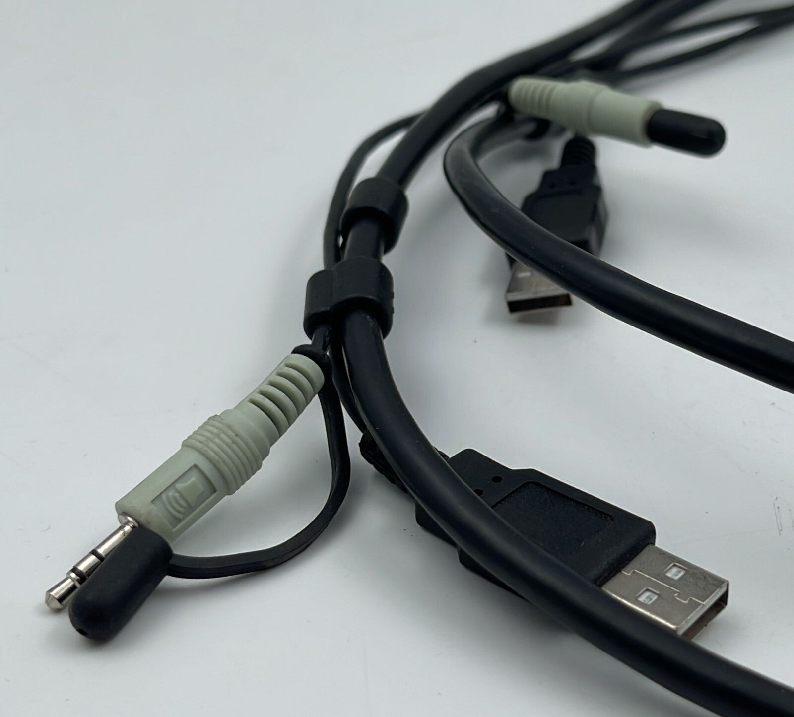 LEVELOne KVM-0223 2-Port USB KVM Switch