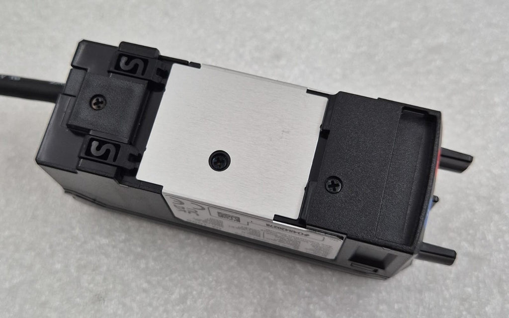 KEYENCE IG Intelligent-G LASER SENSOR IG-1000 TRANSMITTER **NEW**