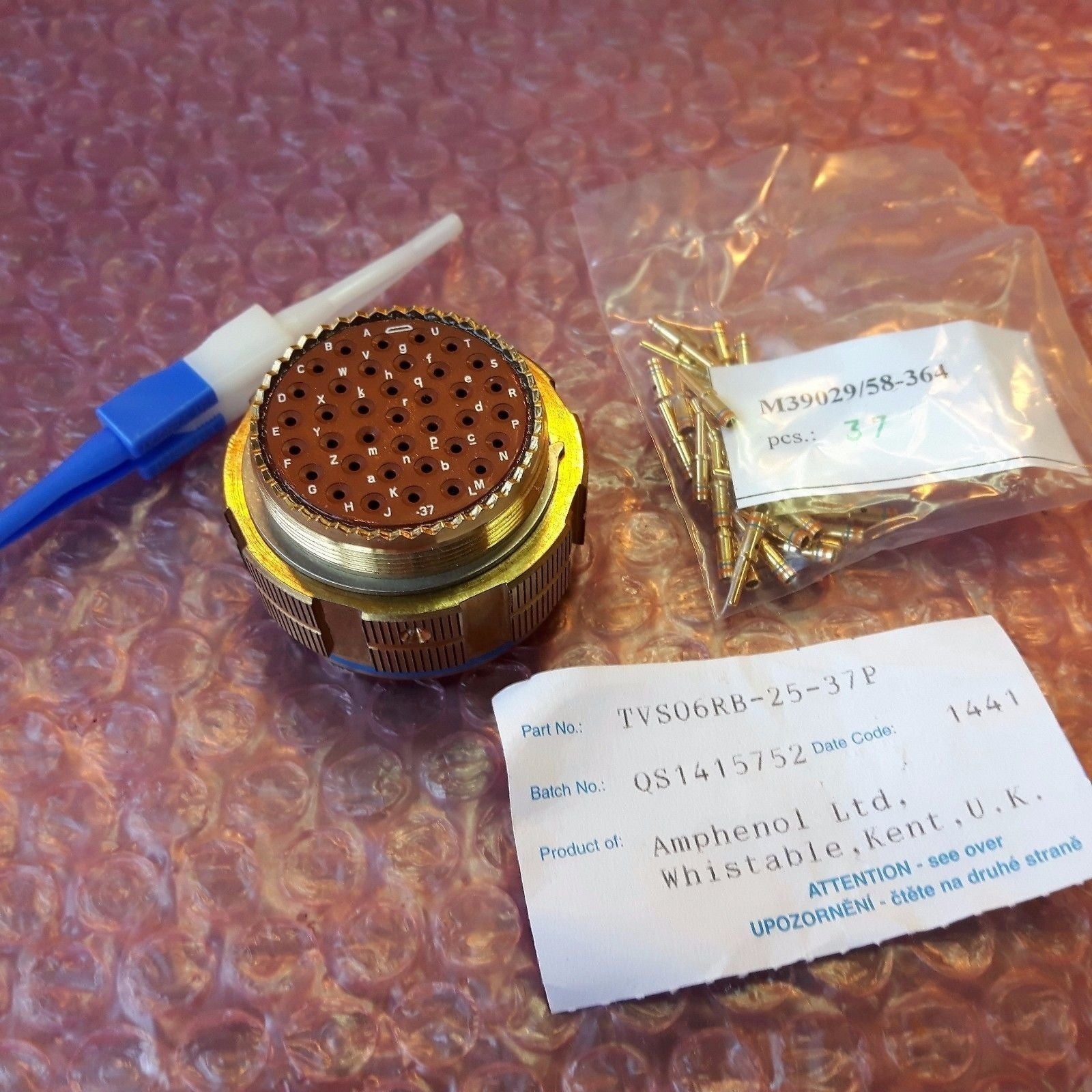 Amphenol TVS06RB-25-37P Mil Spec Connector Plug With Contacts