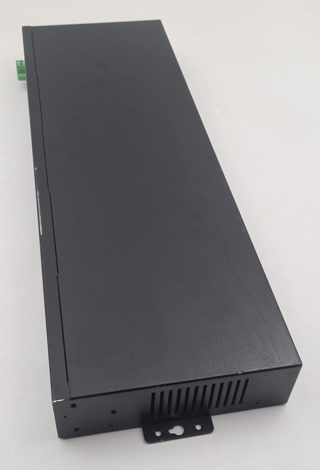 Coolgear 16-Port Industrial USB Hub W/ Rack Mount
