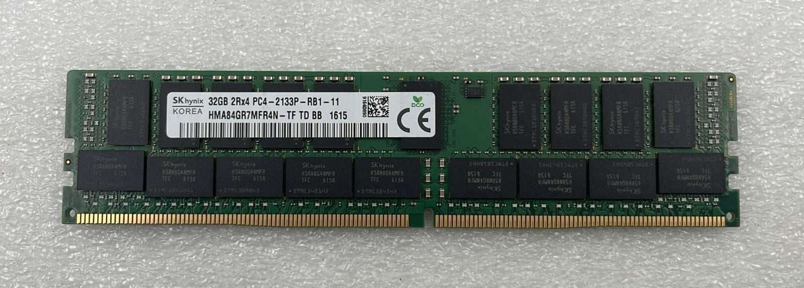 SK Hynix 32GB 2Rx4 server memory module label close-up