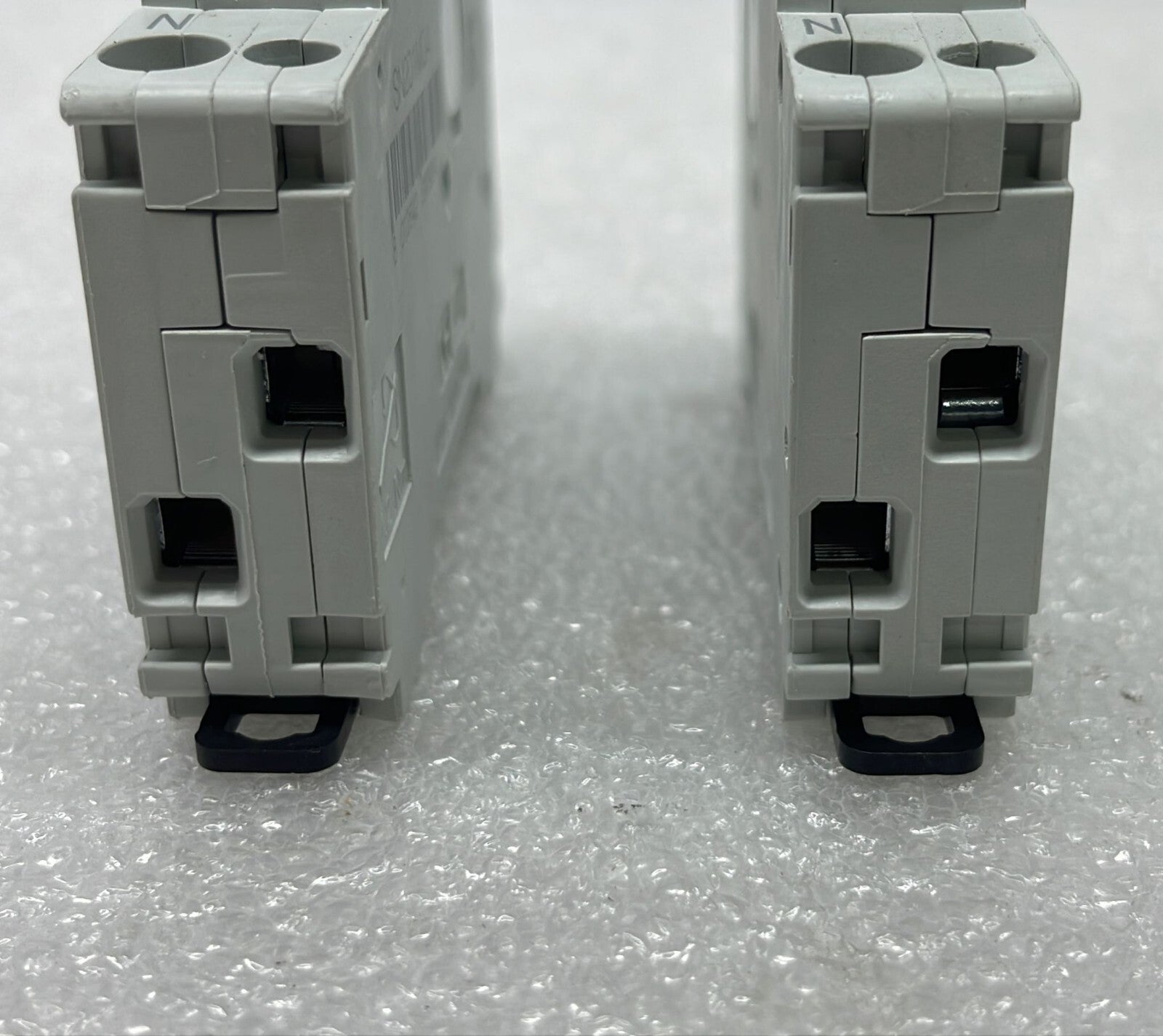 [LOT OF 2 ] ABB SN201M C4 CIRCUIT BREAKER 4A 1 POLE P/N 2CSS275101R0044