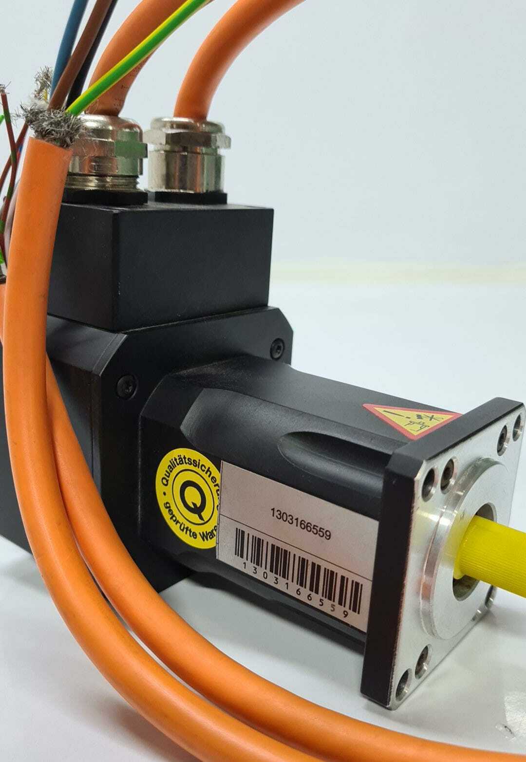 KOLLMORGEN SEIDEL SERVO MOTOR DBL2H00020-CDD50-24V-FLYING 5.5A 0.06 kW