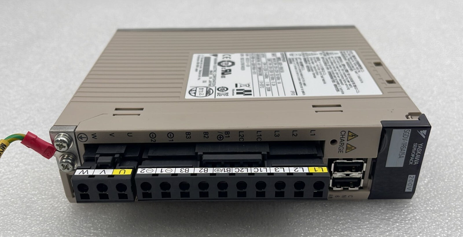 YASKAWA SERVOPACK SGDV-1R6A15A Servo Driver 200V