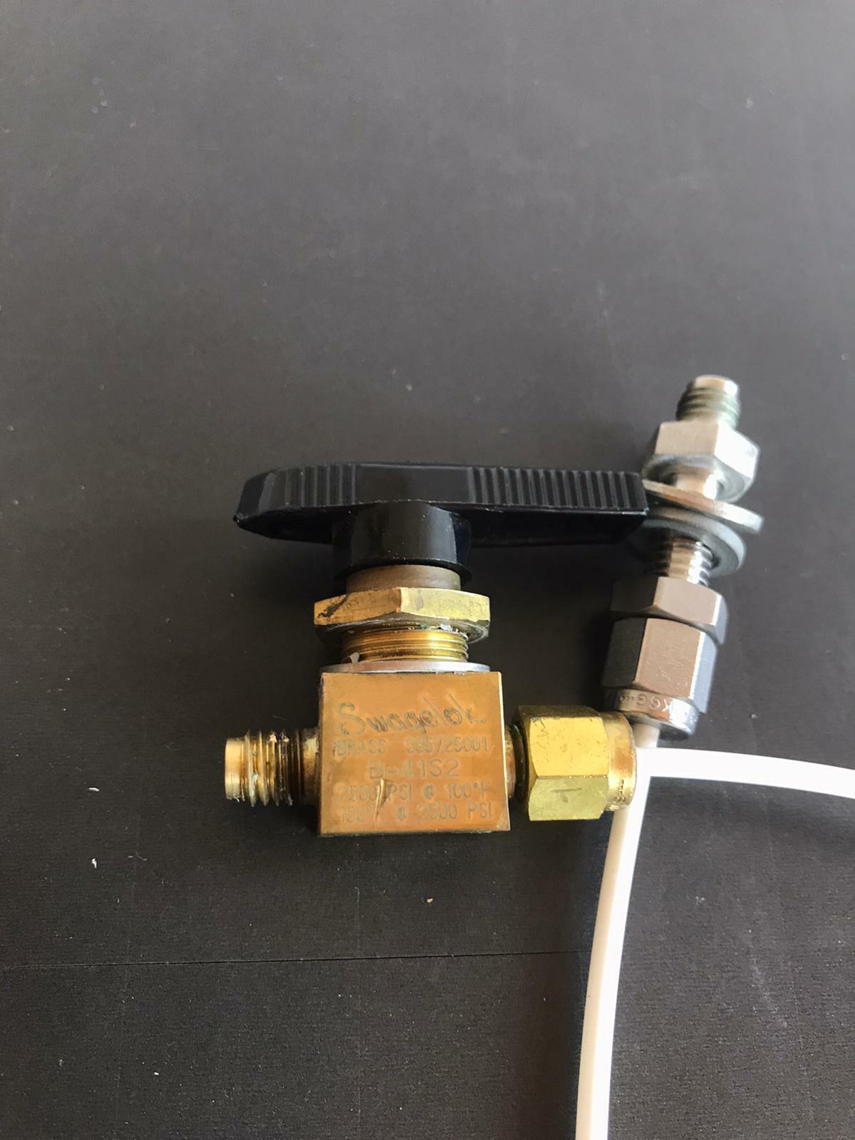 Parker Gas Generator 9150 ChromGas Swagelok B-41S2 2500Psi Pressure Transducer