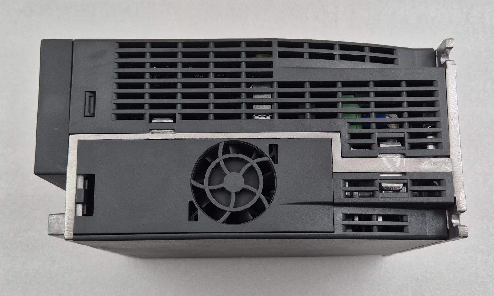 Siemens SINAMICS V90 PROFINET 6SL3210-5FB11-5UF0 rear fan cooling view