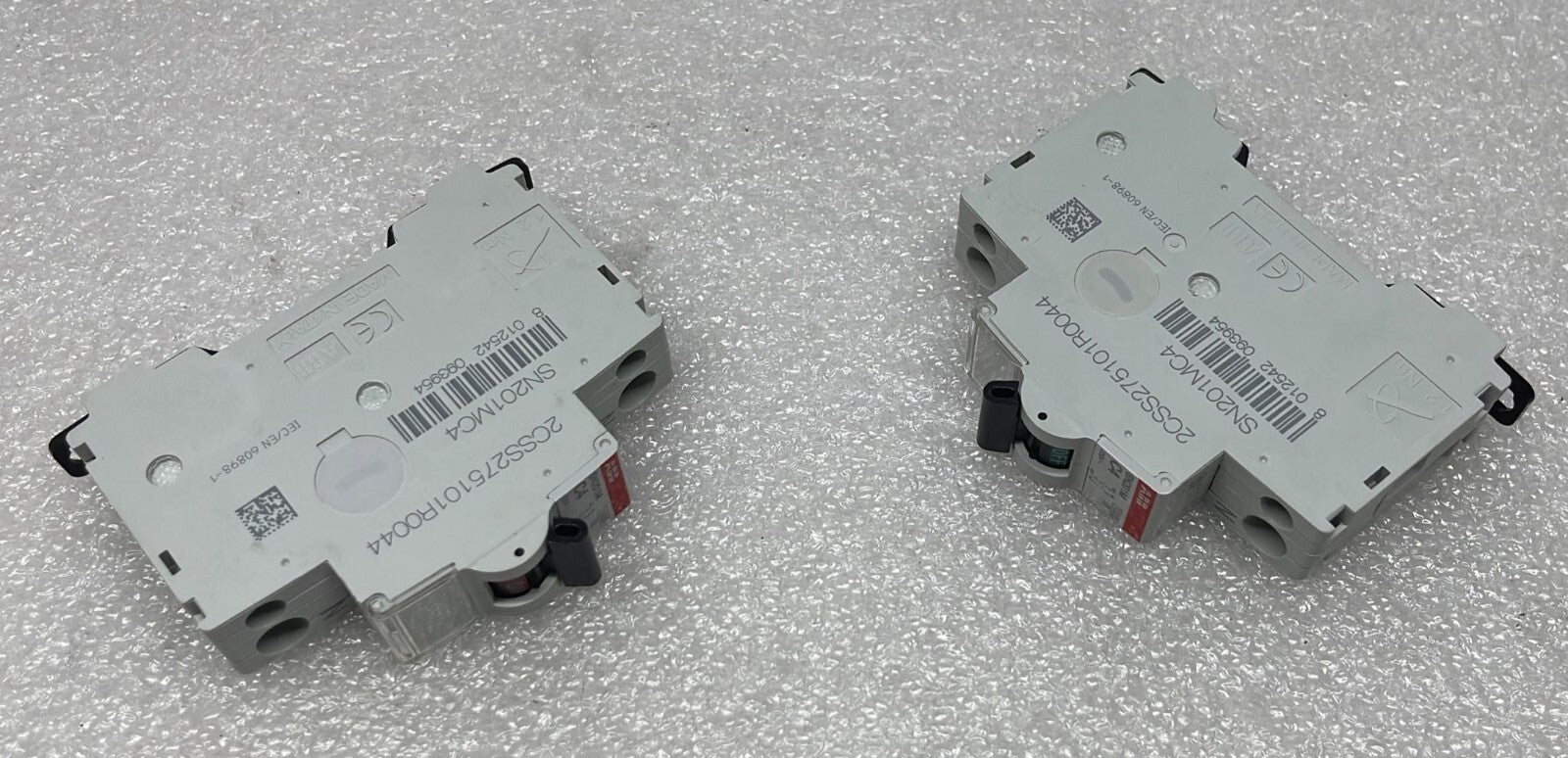 [LOT OF 2 ] ABB SN201M C4 CIRCUIT BREAKER 4A 1 POLE P/N 2CSS275101R0044