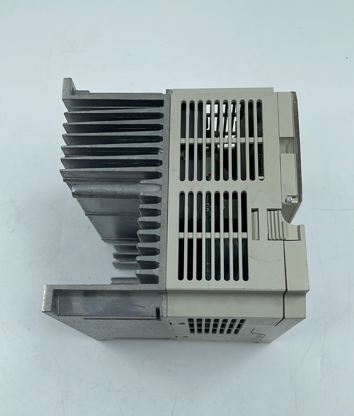 Mitsubishi Inverter E500 FR-E520S-0.75K-EC W/ FR-PA02-02 Control Panel