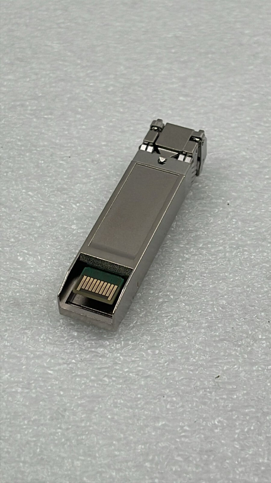 HPE Aruba J9150D optical connector end view