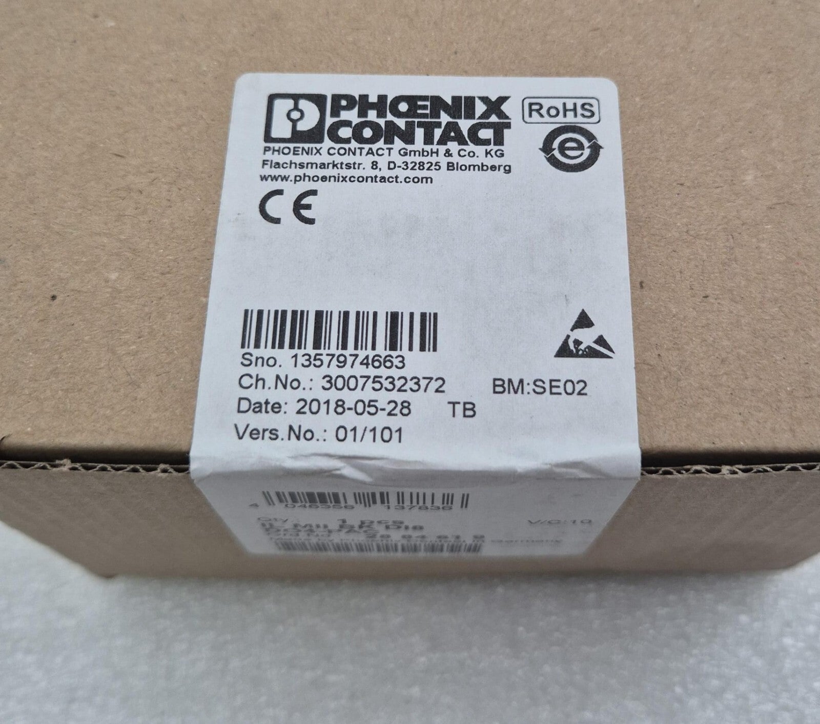 Phoenix Contact IL MII BK DI8 DO4-PAC 2884619 box label