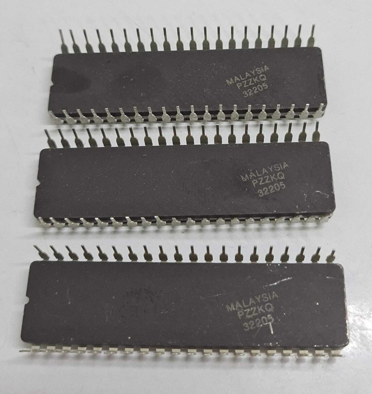 [LOT OF 3] Tektronix 160-1917-00 Motorola 8402 PZZKQ 32205 Chip
