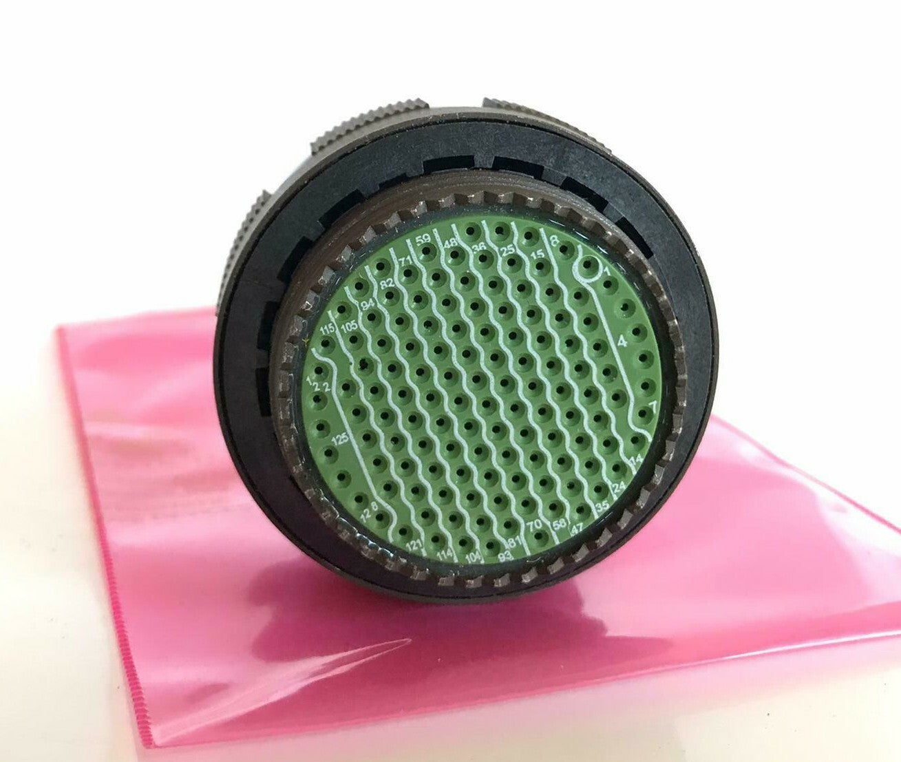 SOURIAU 08-24T FR J D38999/26WJ35PN 35 PIN CIRCULAR MIL-SPEC CONNECTOR