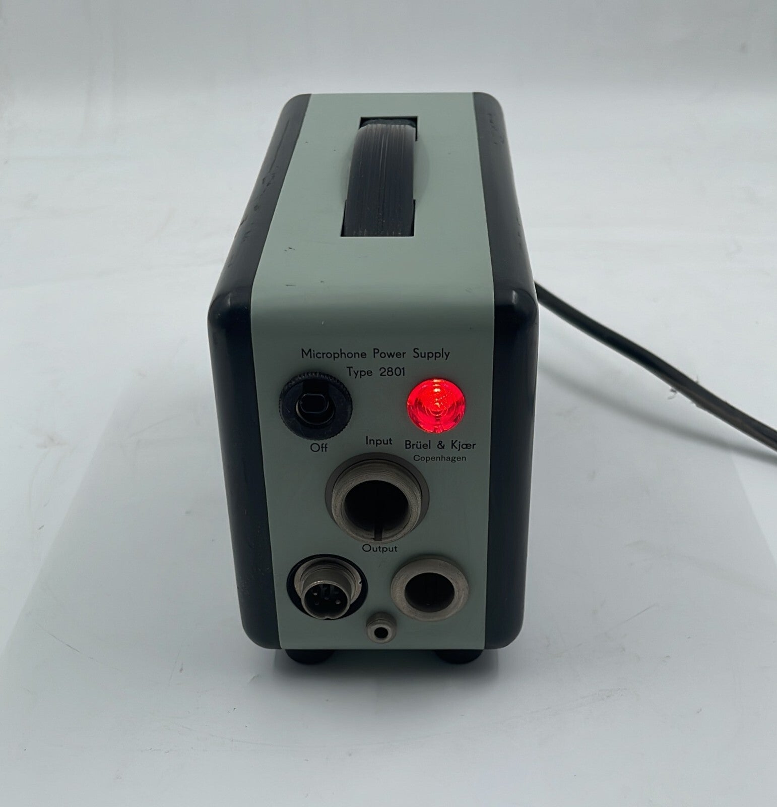 Bruel Kjaer Type 2801 microphone power supply acoustic measurement unit