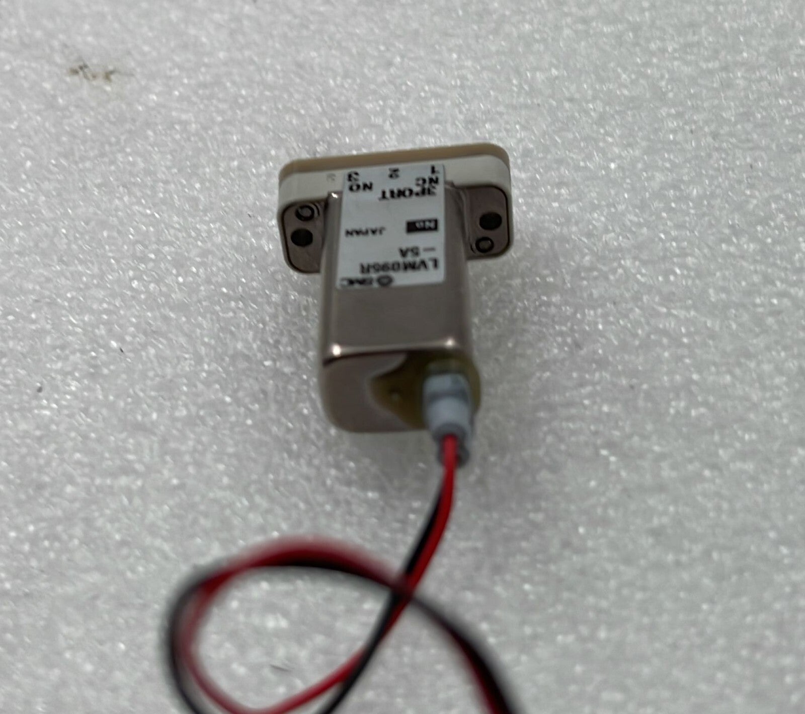 [LOT OF 3] SMC LVM095R-5A  CHEMICAL VALVE 3 PORT