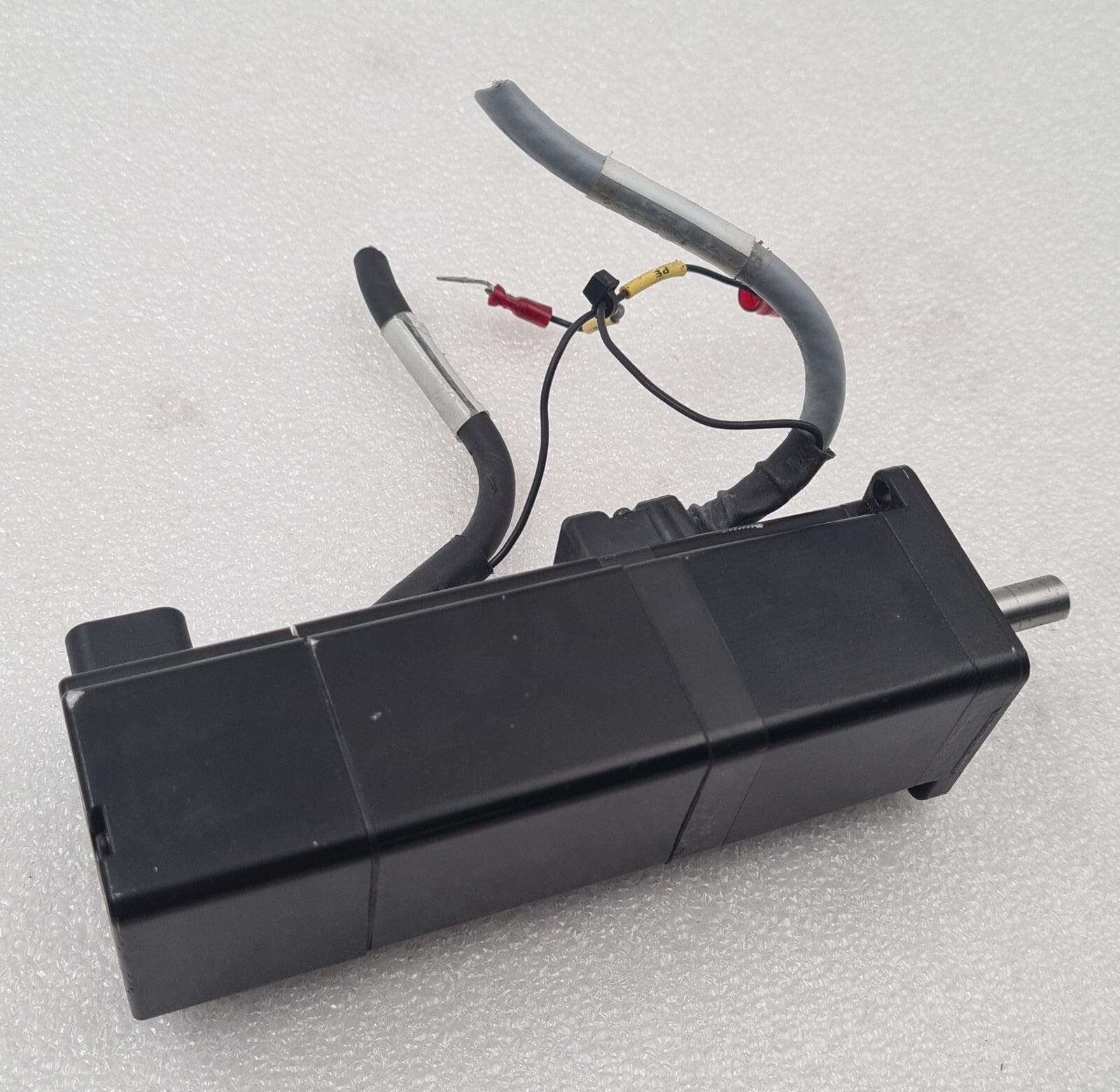 YASKAWA SGMAV-01ADA6C AC SERVO MOTOR **AS-IS**