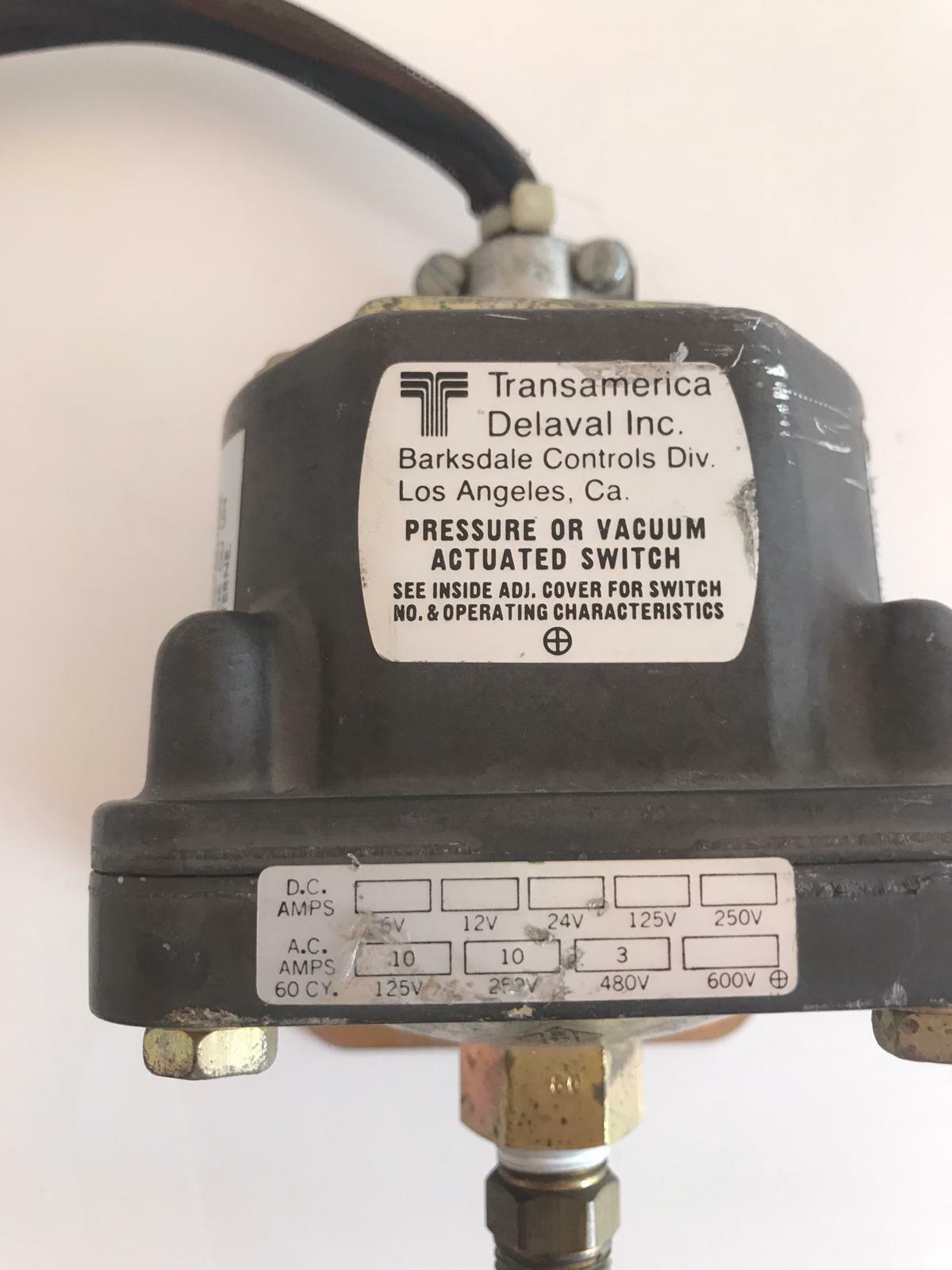 Transamerica Barksdale Controls D2H-A80 Pressure Actuated Vacuum Switch 160 PSI