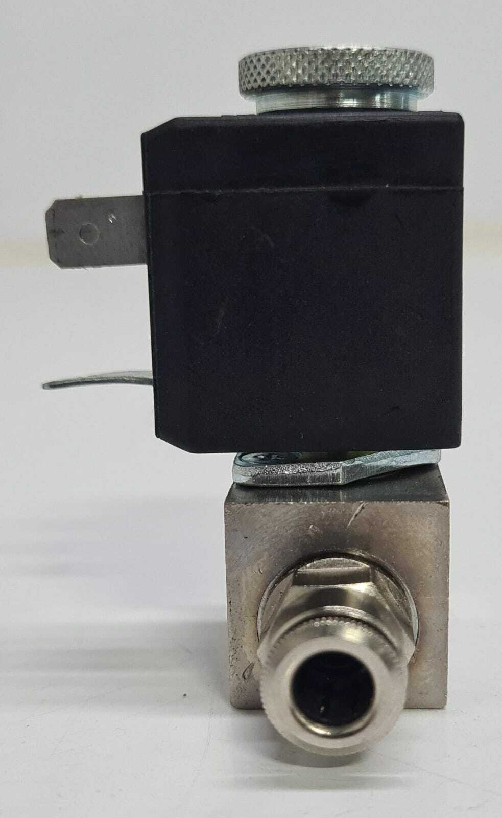 CAMOZZI A321-1C2 Directly Operated Solenoid Valve W/ CAMOZZI U77 Coil - Type #2