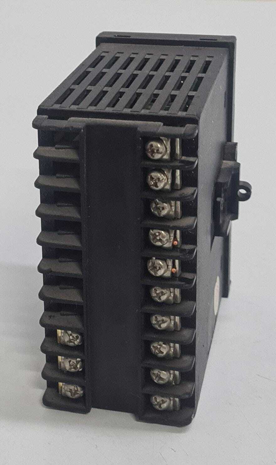 FineTek PT-7 PT-7331-S1410-0 Programmable Temperature Control Meter PT7331S14100