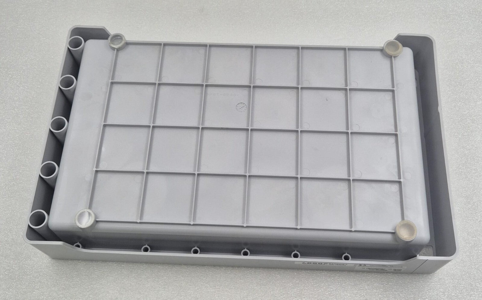 SHIMADZU DGU-20A5R Prominence DEGASSING UNIT 228-45019-42 HPLC & RESORVOIR TRAY