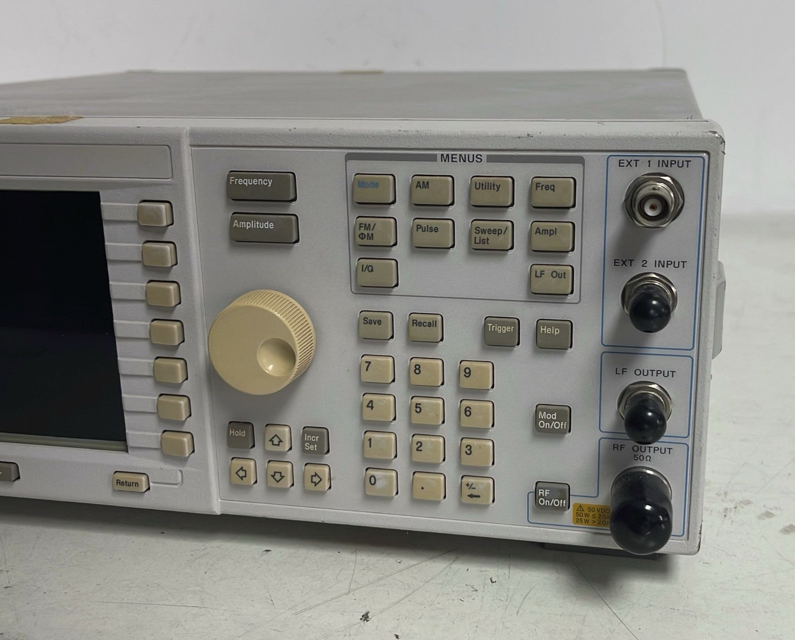 Agilent E4433B ESG-D Series Signal Generator 250 kHz - 4.0 GHz