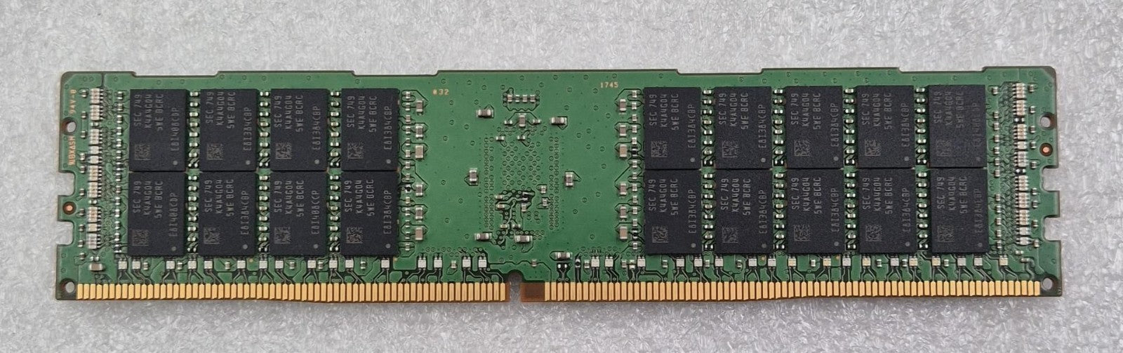 [LOT 8 PCS] Samsung 16GB 2Rx4 PC4-2400T M393A2G40EB1-CRC0Q Server Memory RAM