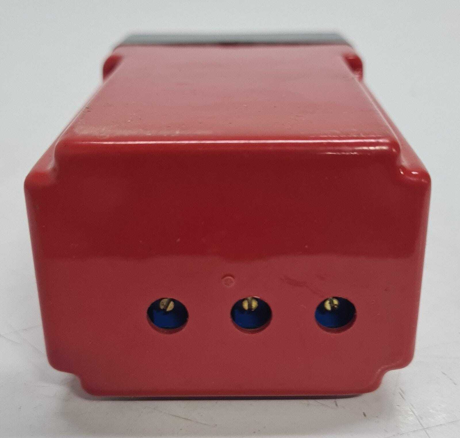 RED LION controls Model VFC VFC20000 voltage to frequency converter