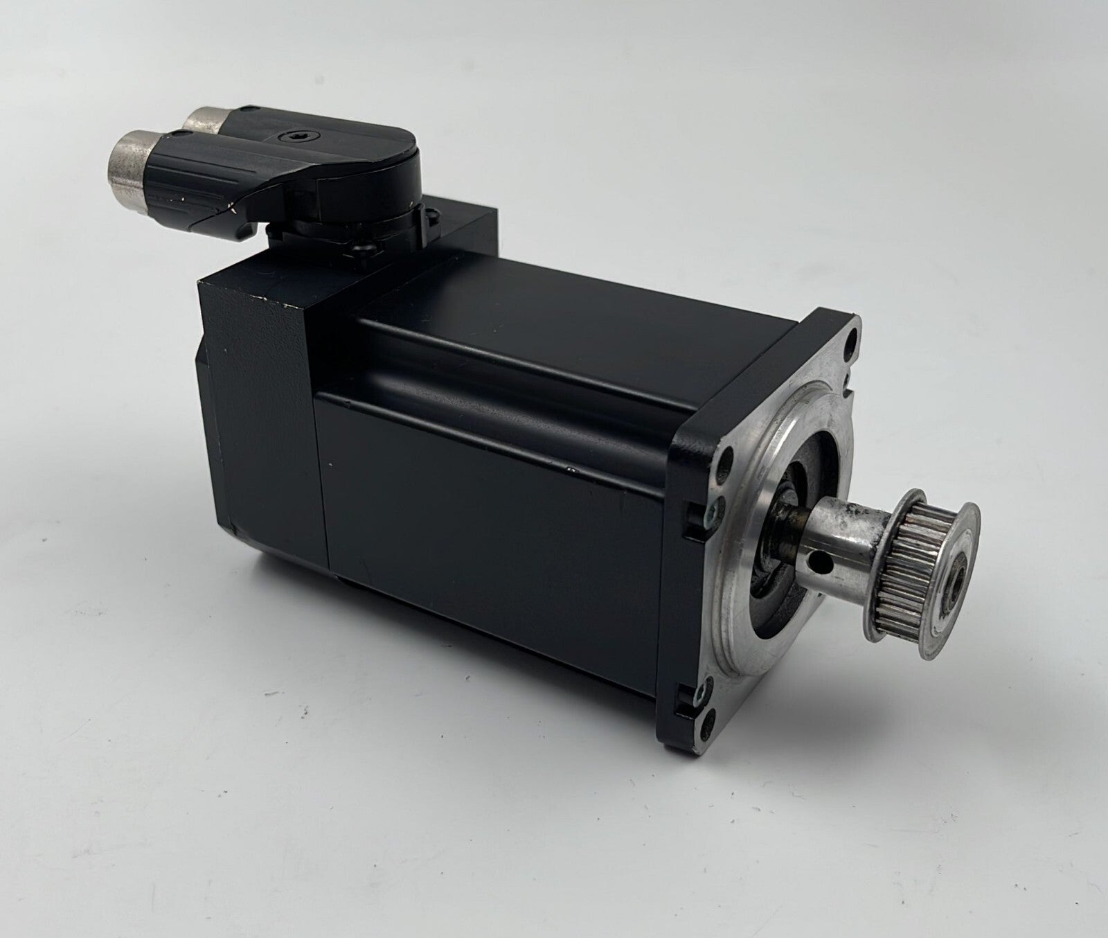 B&R Automation 8LVA23.R0030D027-0 Synchronous Servo Motor