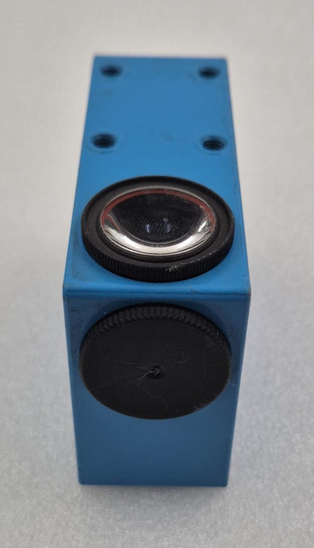 SICK KT5W-2P1116 contrast sensor lens and detection window view