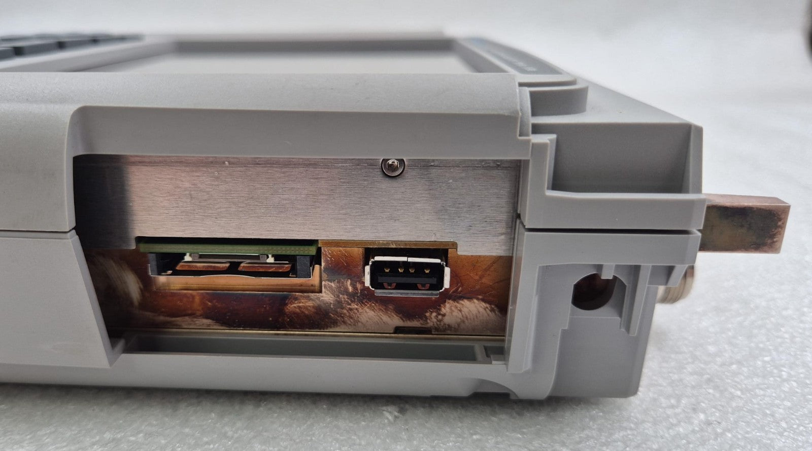 ROHDE & SCHWARZ R&S ZVH8 102452 Handheld Cable and Antenna Analyzer 100KHz-8GHz