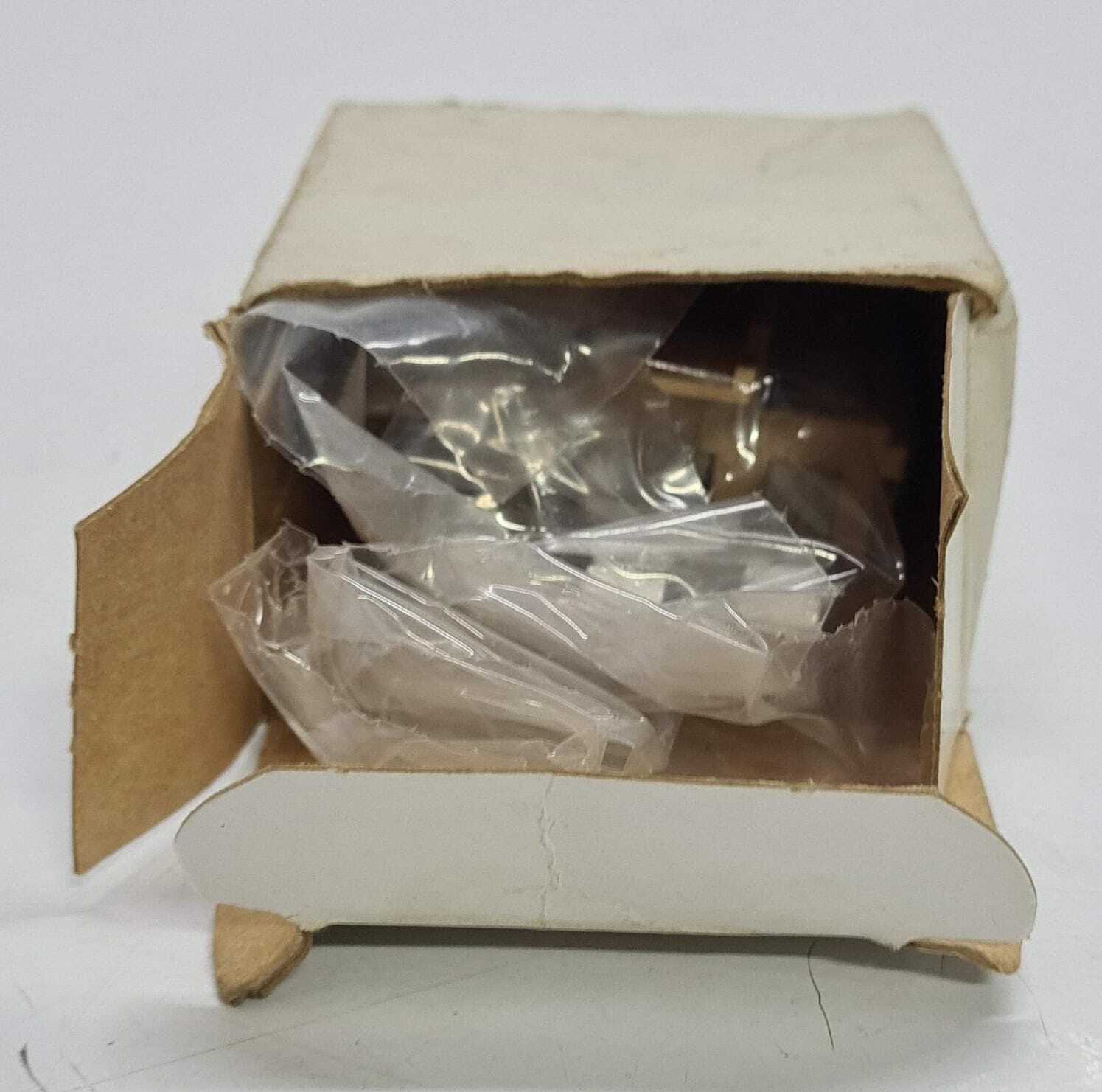 [LOT OF 4] NEW - Schneider MCS-EC 9125 / 9127 / H88 Pressure Switch Contact Assy