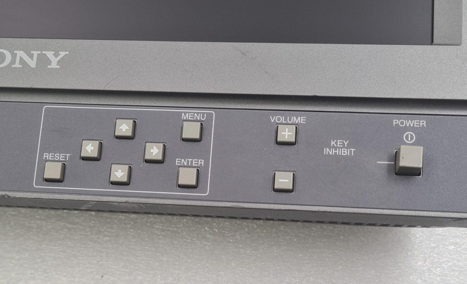 SONY LMD-1410 LCD Monitor 100-240V 14" 4:3 Professional Series
