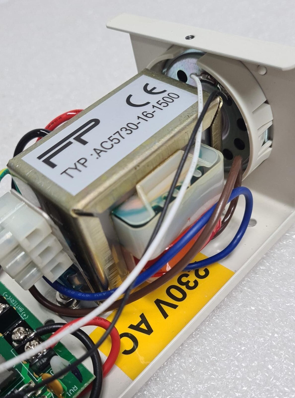 ROSSLARE SECURITY SERVANT PS-A25T Intelligent Dual-Relay Secured Power Supply