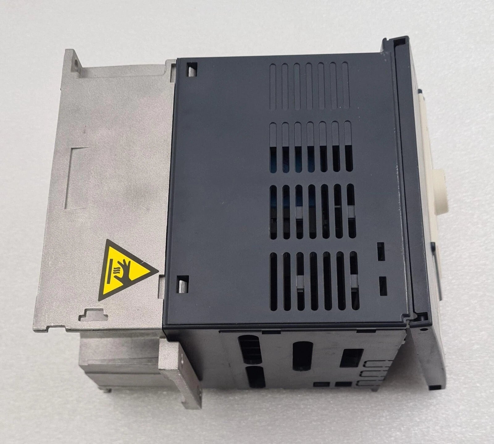 B&R Automation ACOPOS inverter X64 8I64T400110.000-1 1.1kW 1.5HP V5.1 **AS-IS**