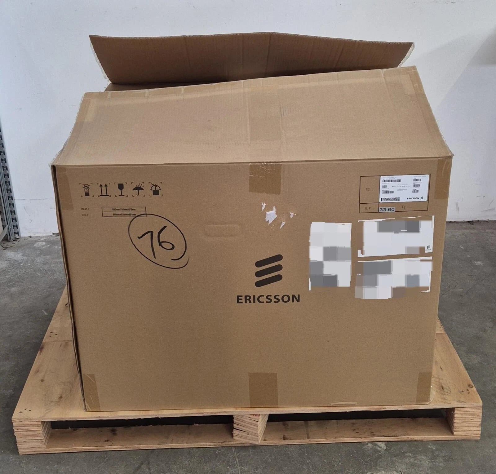 ERICSSON BFZ 622 72/AD26H R1B ANT2/2 C 0.6 18/80 HPX/HPX MINI-LINK Antenna *NEW*