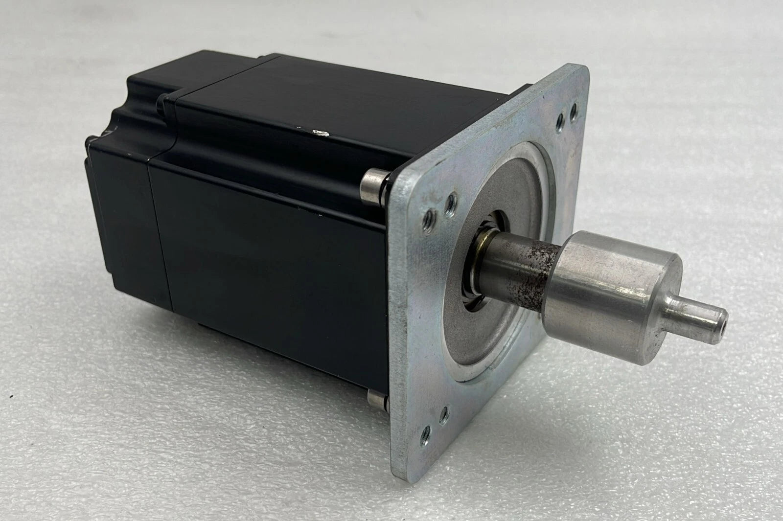 B&R Automation Servo Motor 8LVA33.R0021D000-0
