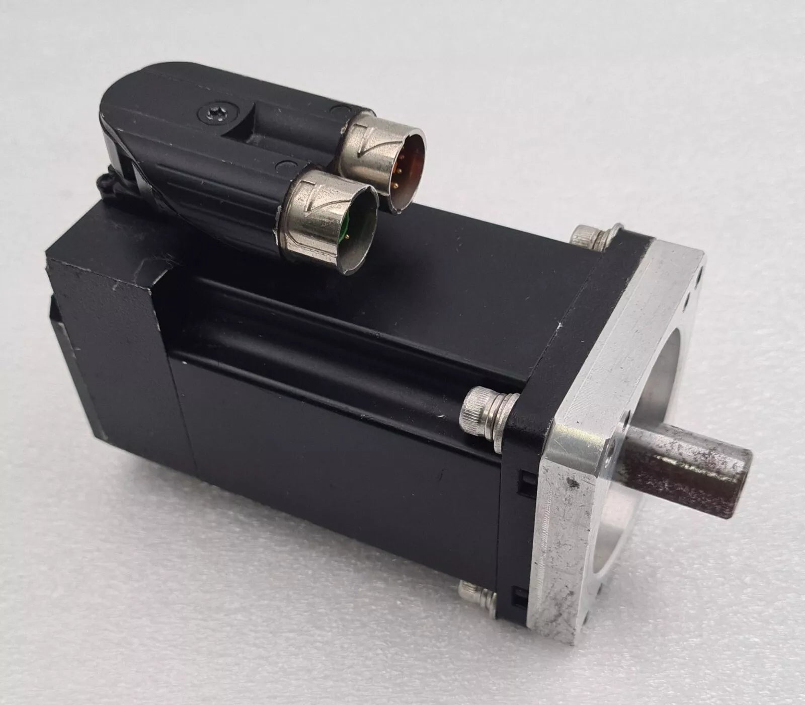 B&R Automation 8LVA23.R0015D000-0 Synchronous Servo Motor