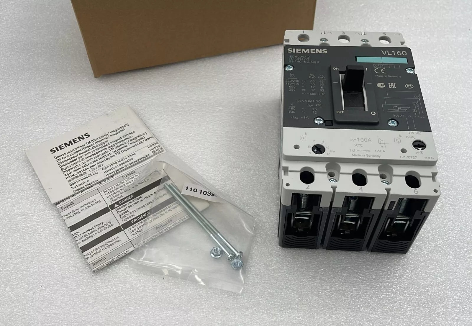 Siemens VL160 Circuit Breaker 3VL2716-1AA33-0AA0 W/Current Trigger 3VL9210-7DC30