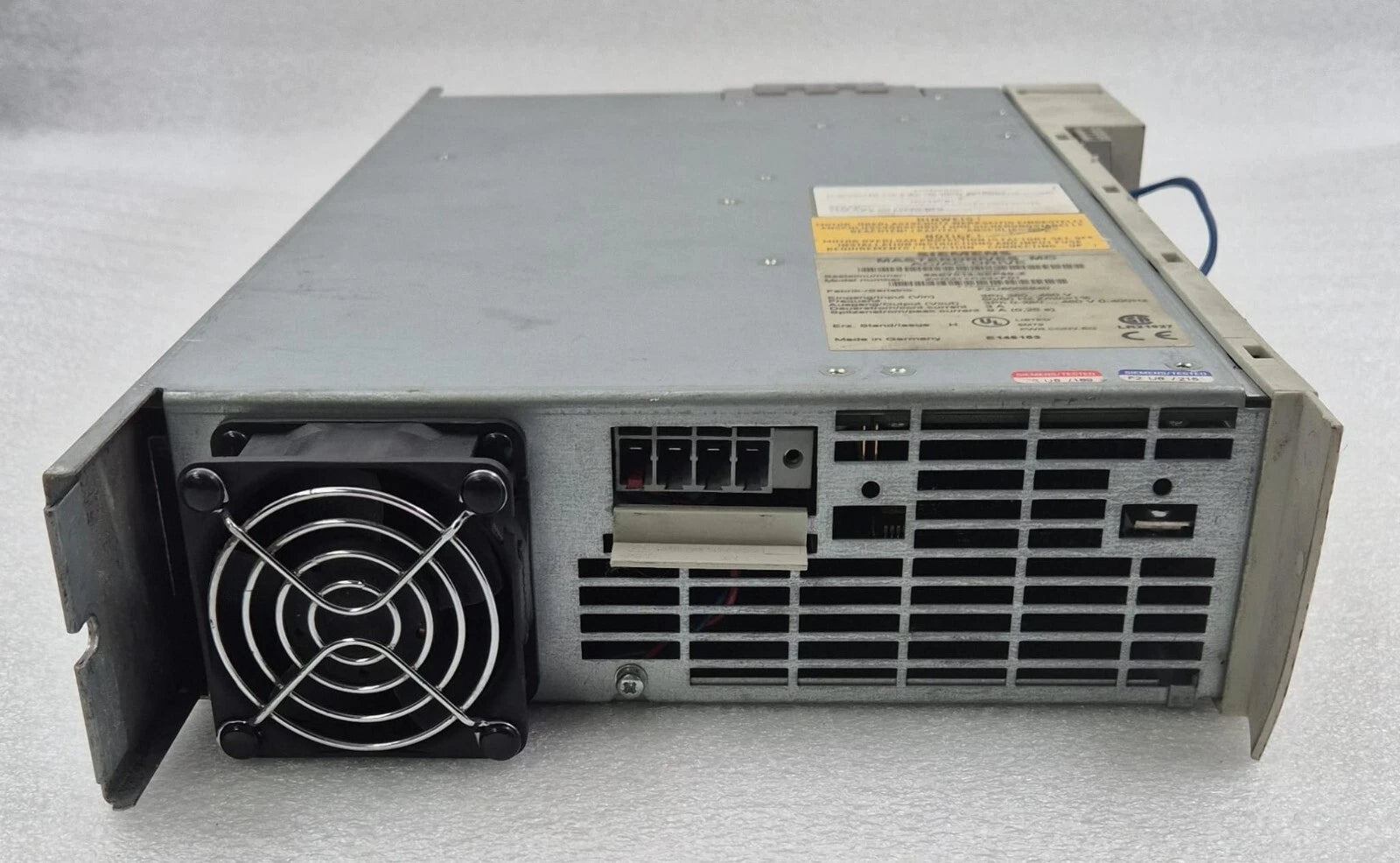 SIEMENS MASTERDRIVES MC AC/AC DRIVE 6SE7013-0EP50-Z Z=G21+C23+F01 Freq. Inverter