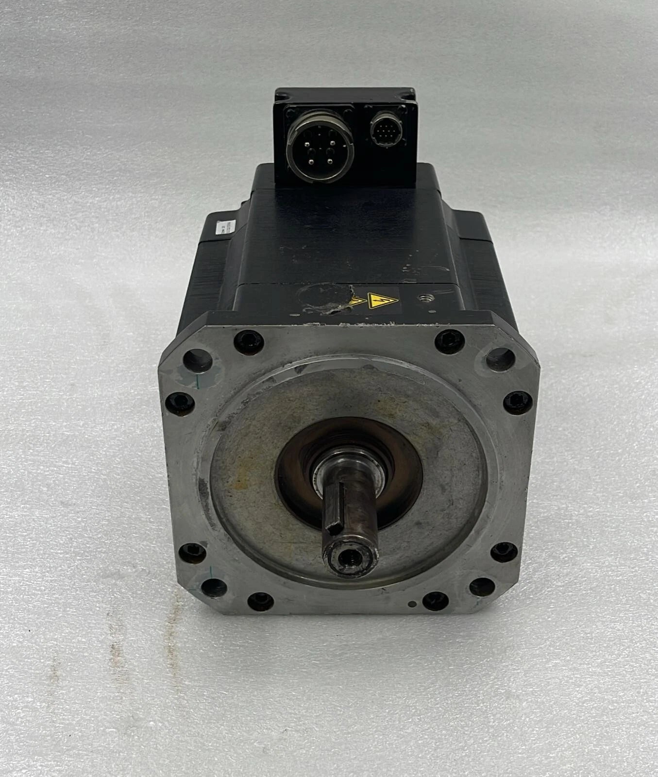 MOOG C2900391 82309050 325Vac 400rpm 3.35kW servo motor