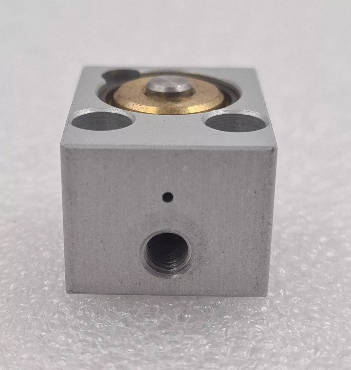 NEW - CAMOZZI QN series QN1A12A04 Miniature Air Cylinder Short Stroke 10-bar 18A